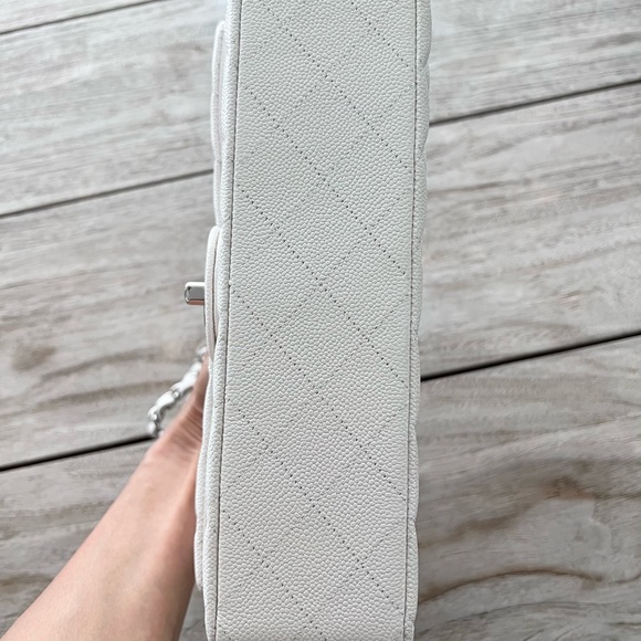 1️⃣3️⃣5️⃣0️⃣0️⃣ CHANEL Classic White Caviar Medium Bag - Picture 7 of 16